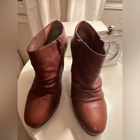 Richton leather high heeled ankle boot - Picture 2 of 9